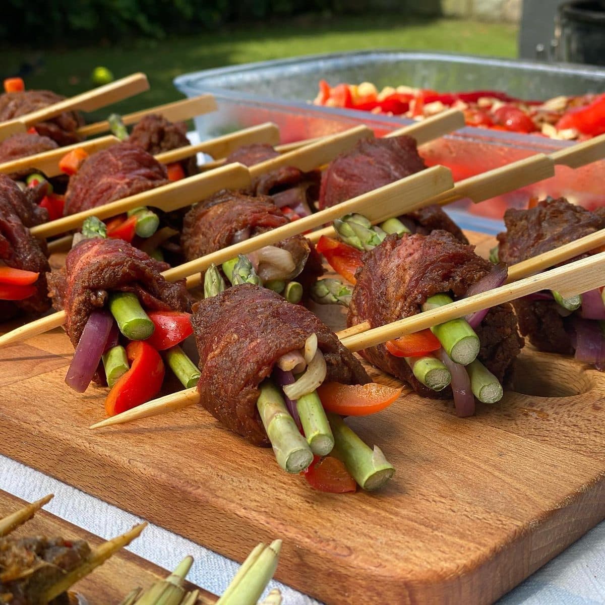 Bavette-rolletjes met asperge en paprika